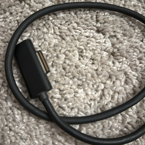 Microsoft Surface Dock Model 1661 - Picture 5 of 7